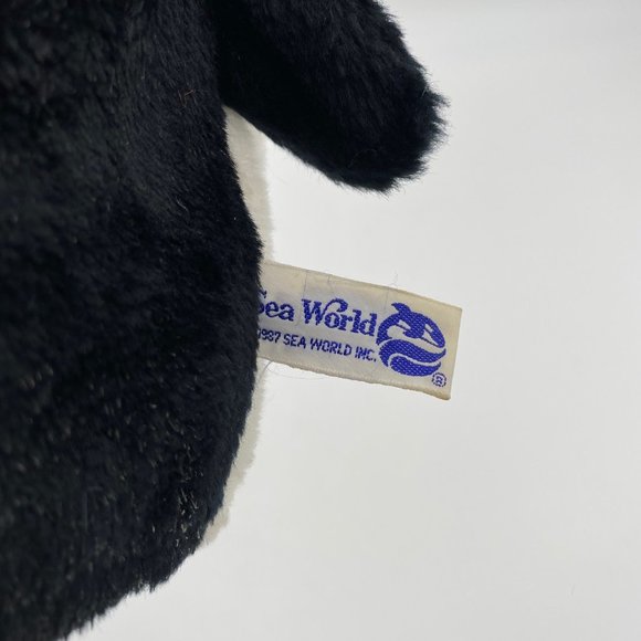 Vintage 1987 SeaWorld Shamu Killer Orca Whale Hand Puppet Plush with Squeaker - Picture 5 of 8